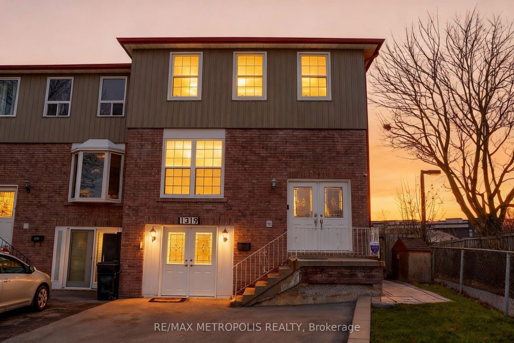3-bedroom semi-detached home for sale in Pickering — 1319 Luna Court (Photo 1)