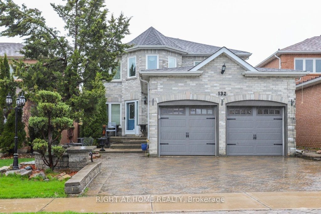 1-bedroom detached home for rent in Richmond Hill — 132 Larratt Lane (Photo 1)