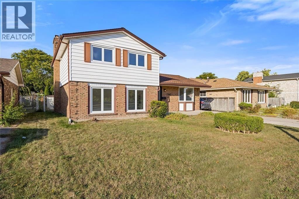 3-bedroom home for sale in Sarnia — 1345 Wiltshire Drive (Photo 1)
