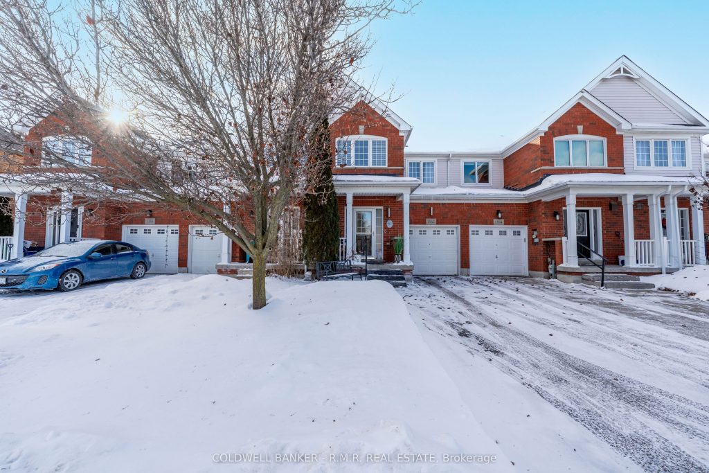 3-bedroom att/row/townhouse for sale in Oshawa — 1362 Livesey Court (Photo 1)