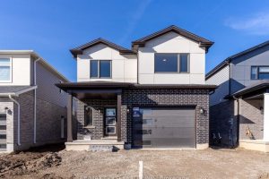 5-bedroom detached home for sale in London South — 139 Byers Street