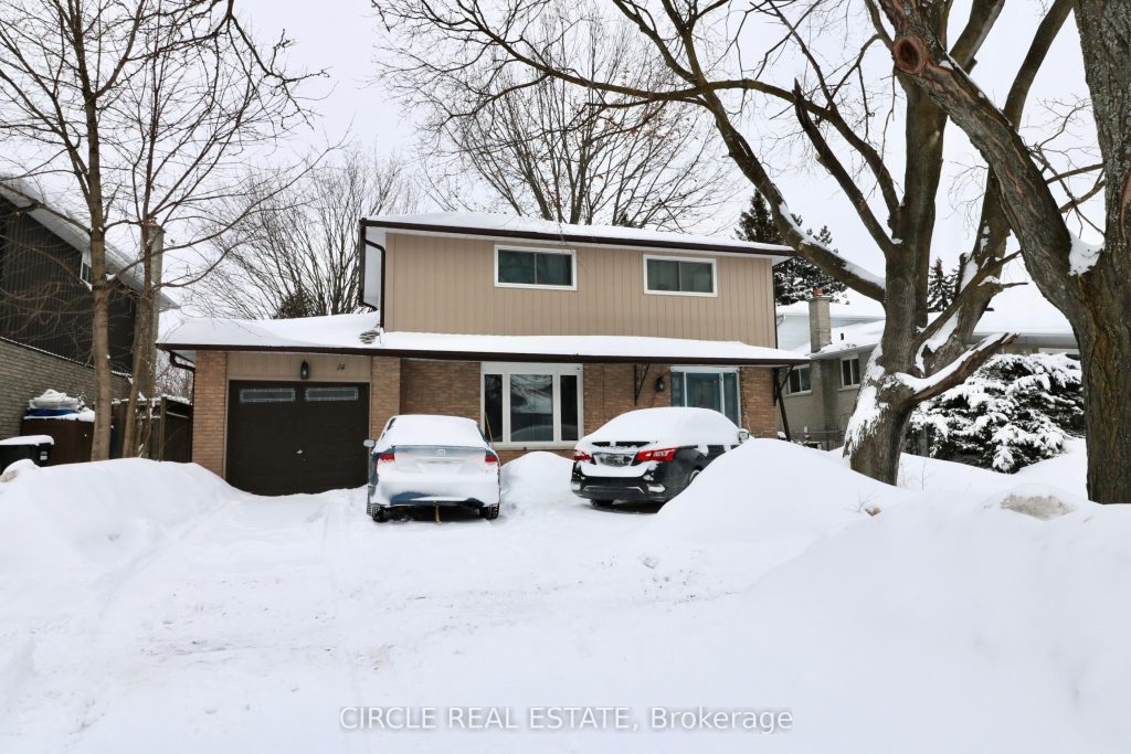 4-bedroom detached home for rent in Barrie — 14 College Crescent (Photo 1)