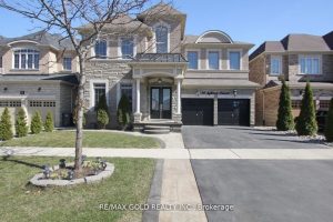 4-bedroom detached home for sale in Brampton — 14 Ladbrook Crescent