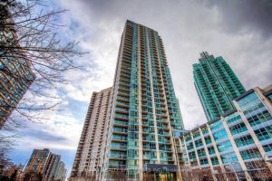 1-bedroom condo apartment for sale in Mississauga — 1406 - 225 Webb Drive