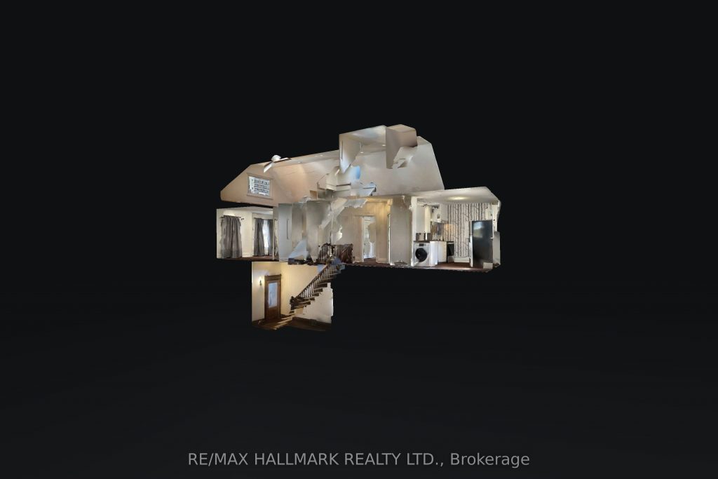 2-bedroom detached home for rent in Hamilton — 149 Wellington Street S (Photo 1)