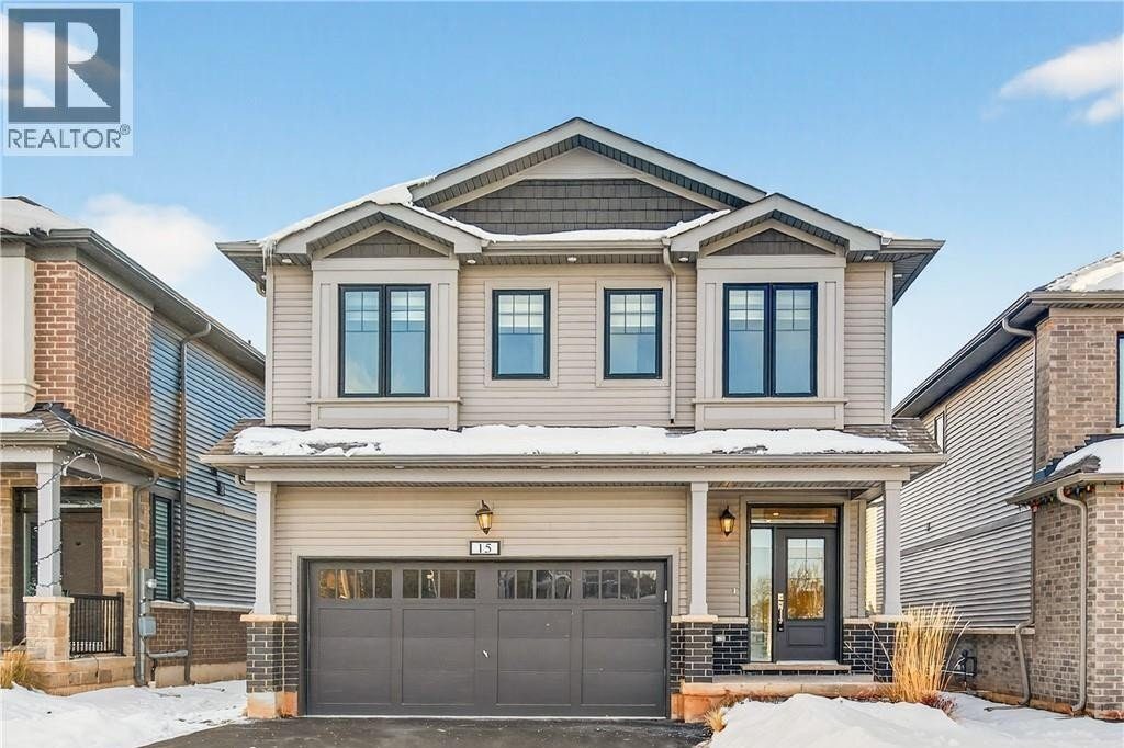 5-bedroom home for sale in Grimsby — 15 Vinifera Drive (Photo 1)
