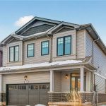 5-bedroom home for sale in Grimsby — 15 Vinifera Drive (Photo 2)