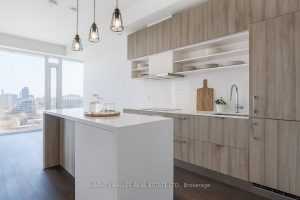 1-bedroom condo apartment for rent in Toronto — 1524 - 8 Hillsdale Avenue E