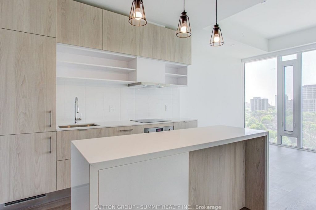 1-bedroom condo apartment for rent in Toronto — 1525 - 8 Hillsdale Avenue E (Photo 1)