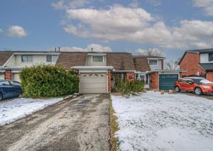 3-bedroom att/row/townhouse for sale in Hamilton — 154 St Andrews Drive