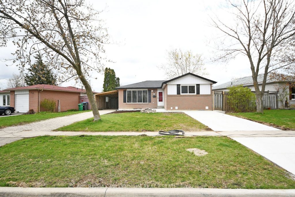 3-bedroom detached home for rent in Brampton — 156 Folkstone Crescent (Photo 1)