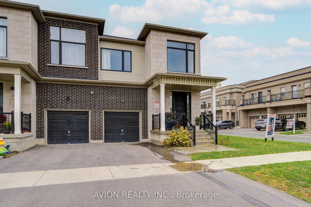 4-bedroom semi-detached home for sale in Richmond Hill — 16 Callisto Lane (Photo 1)