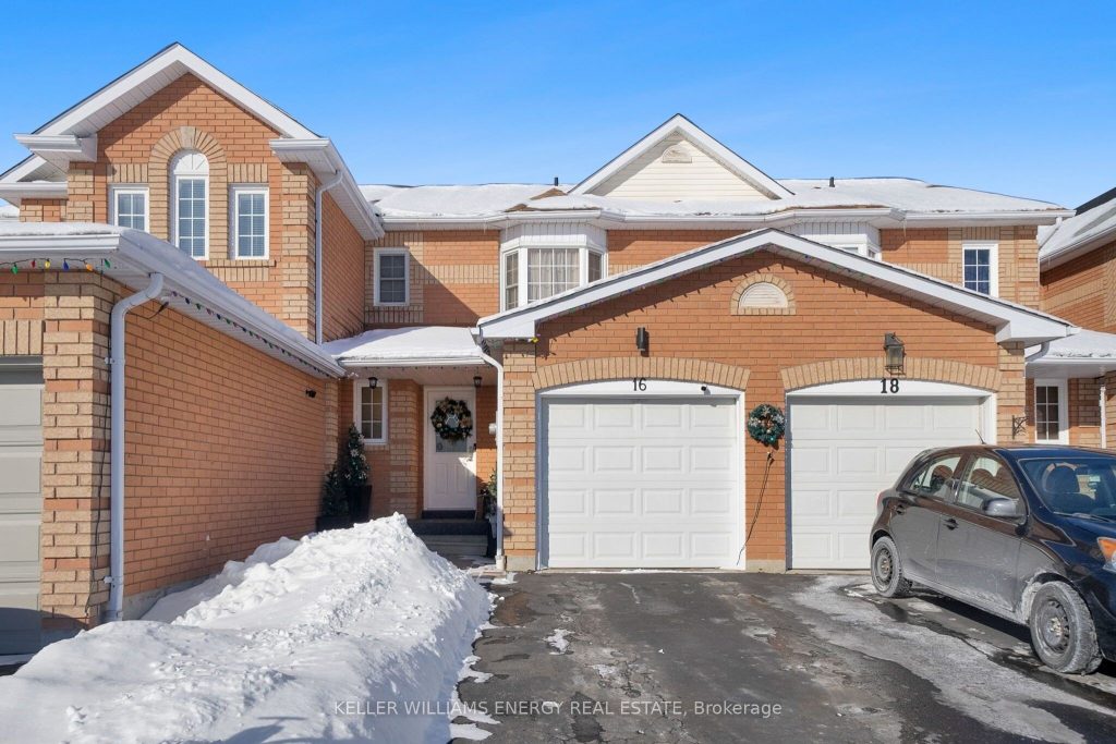 3-bedroom att/row/townhouse for sale in Whitby — 16 Creekwood Crescent (Photo 1)