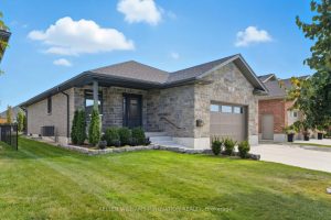 2-bedroom detached home for sale in North Perth — 16 Forbes Crescent