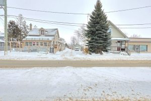 4-bedroom detached home for sale in Lambton Shores — 16 Ontario Street N