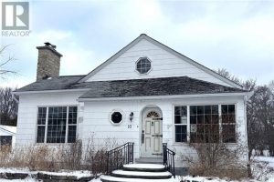 3-bedroom home for sale in Little Current — 16 Robinson Street W