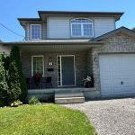 3-bedroom detached home for sale in Welland — 160 Wallace Avenue S (Photo 1)