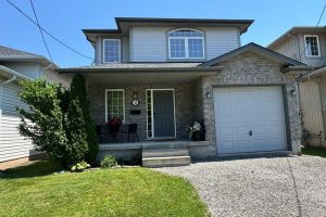 3-bedroom detached home for sale in Welland — 160 Wallace Avenue S