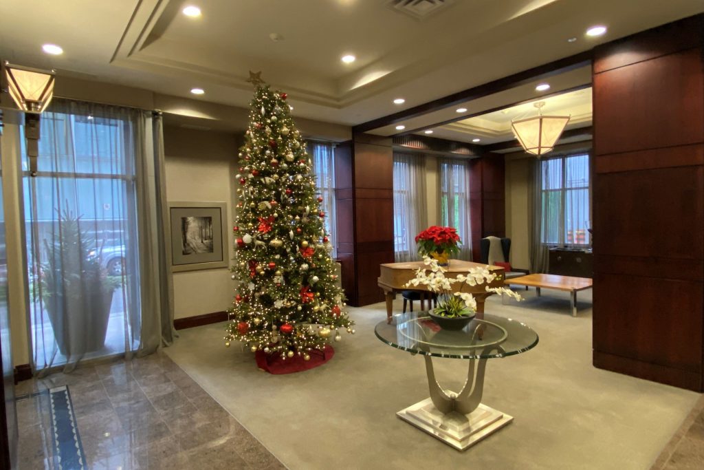 1-bedroom condo apartment for rent in Toronto — 1603 - 35 Balmuto Street (Photo 1)
