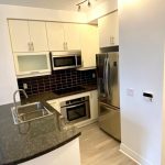1-bedroom condo apartment for rent in Toronto — 1603 - 35 Balmuto Street (Photo 4)