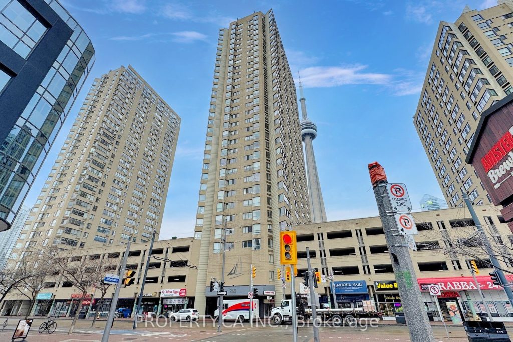 2-bedroom condo apartment for sale in Toronto — 1606 - 260 Queens Quay W (Photo 1)