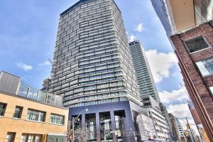 1-bedroom condo apartment for sale in Toronto — 1612 - 125 Peter Street