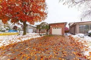 3-bedroom detached home for sale in Hamilton — 162 Solomon Crescent