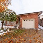 3-bedroom detached home for sale in Hamilton — 162 Solomon Crescent (Photo 2)