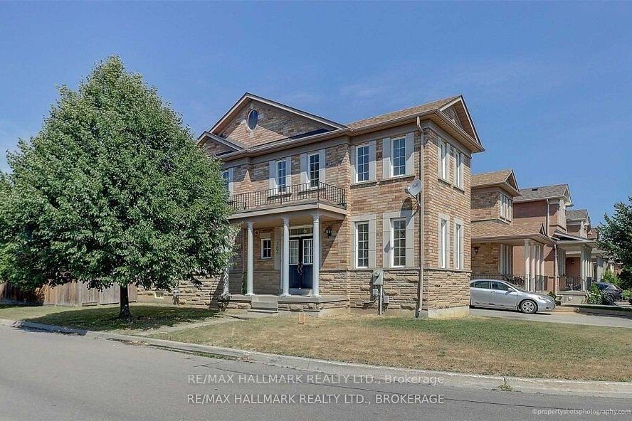 4-bedroom semi-detached home for rent in Vaughan — 163 Fairlane Crescent (Photo 1)