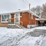 2-bedroom detached home for sale in Hamilton — 164 West 19th Street (Photo 1)