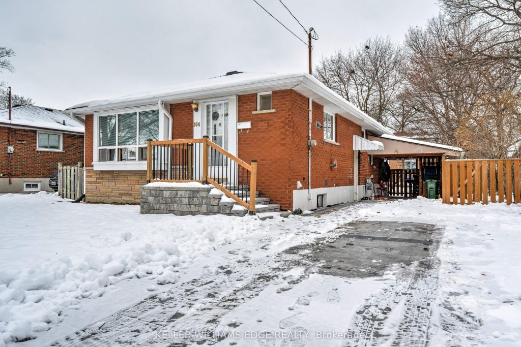 2-bedroom detached home for sale in Hamilton — 164 West 19th Street (Photo 1)
