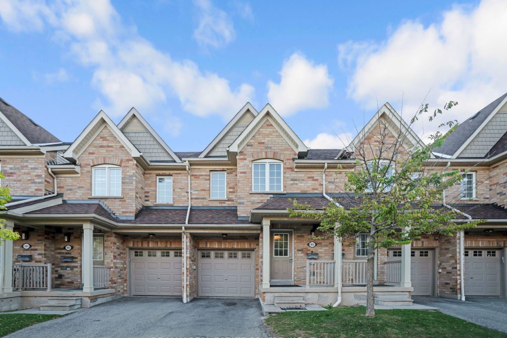 3-bedroom condo townhouse for sale in Mississauga — 165 - 5255 Palmetto Place (Photo 1)