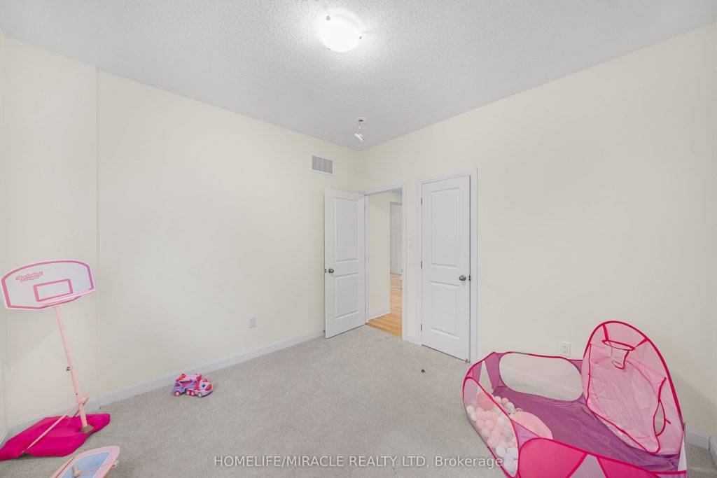 5-bedroom detached home for sale in Loyalist — 166 Country Club Drive (Photo 1)