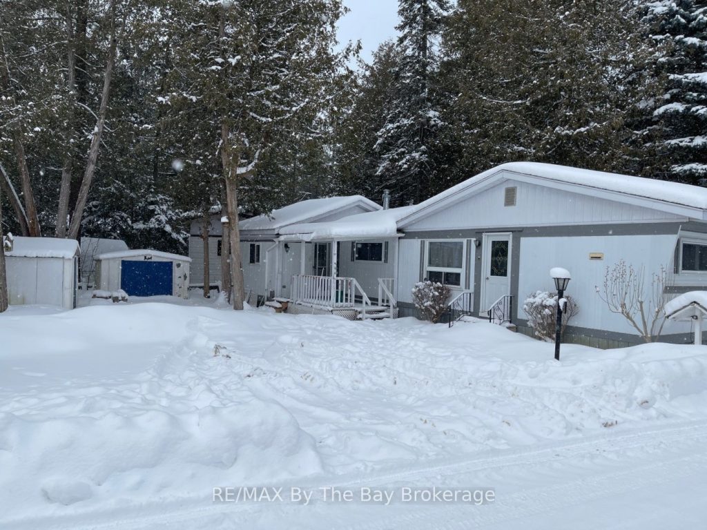 2-bedroom other home for sale in Wasaga Beach — 17 Cedar Grove Parkway (Photo 1)
