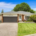 4-bedroom detached home for sale in Brampton — 17 Croydon Court (Photo 1)