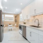4-bedroom detached home for sale in Brampton — 17 Croydon Court (Photo 3)