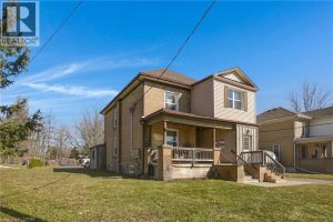 7-bedroom home for sale in Cambridge — 17 Shaw Avenue West