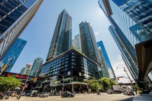 2-bedroom condo apartment for rent in Toronto — 1707 - 55 Bremner Boulevard
