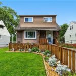 3-bedroom home for sale in Hamilton — 172 Adair Avenue North (Photo 4)