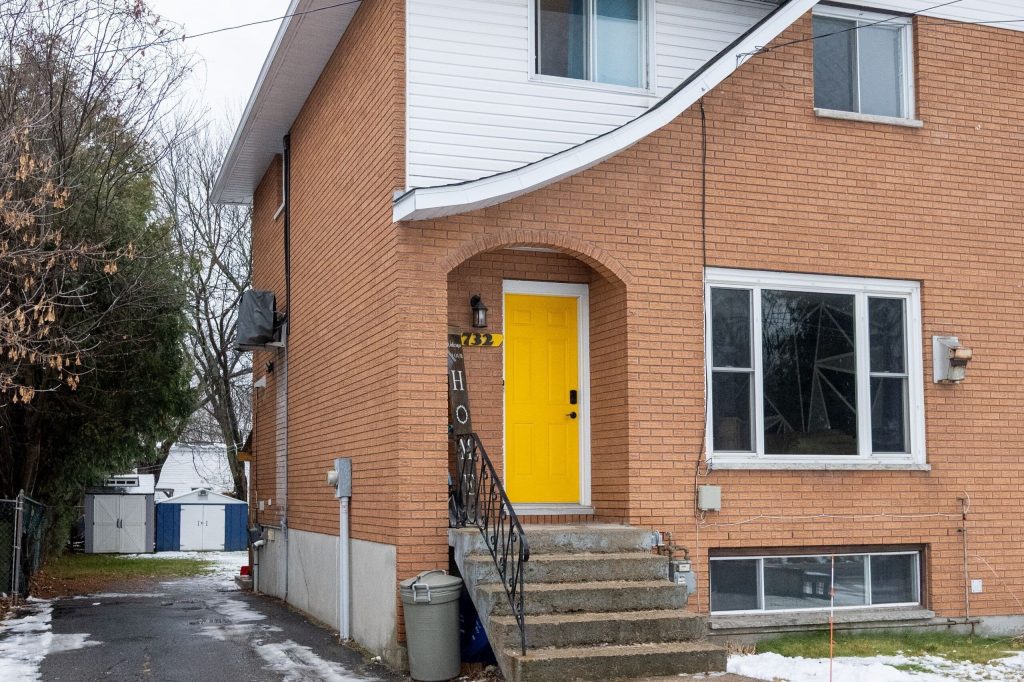 3-bedroom semi-detached home for sale in North Bay — 1732 Mckeown Avenue (Photo 1)