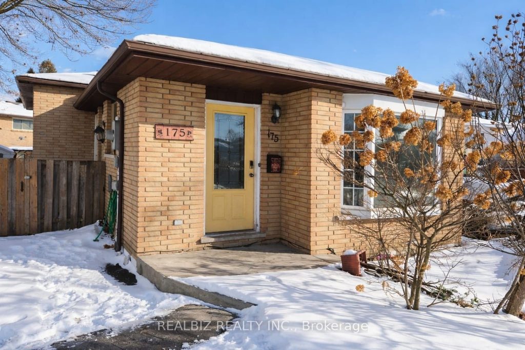 3-bedroom detached home for rent in Hamilton — 175 Napoli Court (Photo 1)