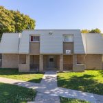 2-bedroom condo townhouse for rent in St. Catharines — 177 - 17 Old Pine Trail (Photo 1)
