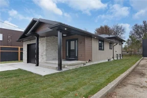 4-bedroom single family residence home for sale in Simcoe — 17 Church Street E