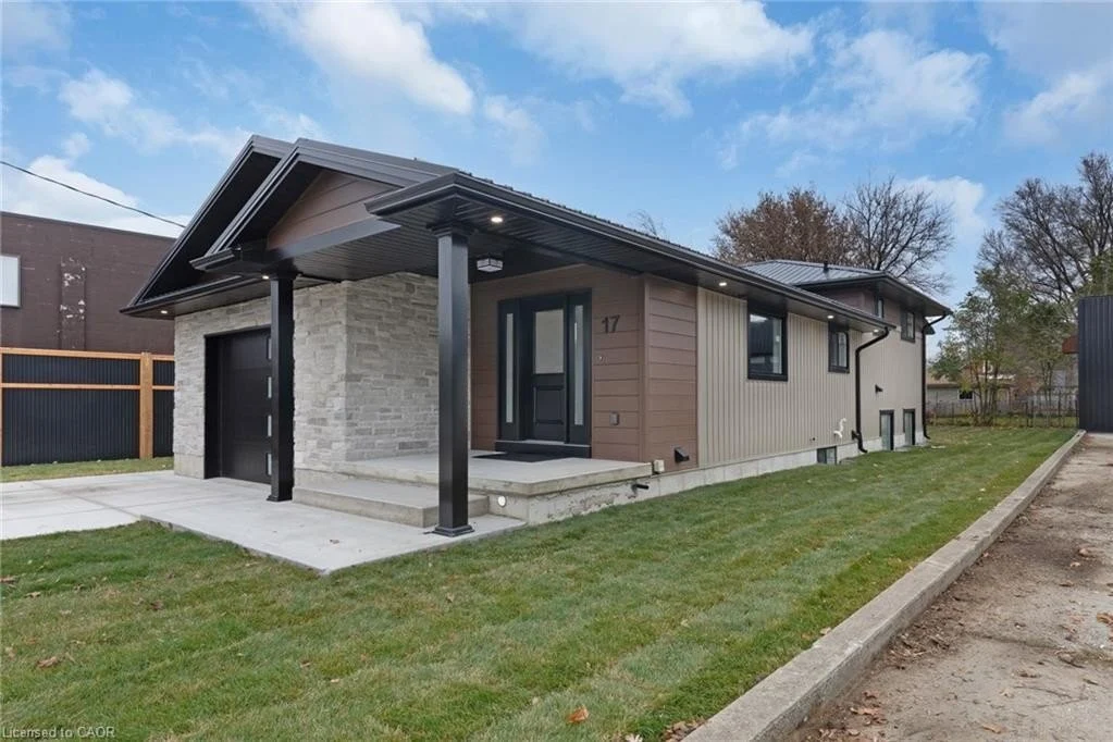 4-bedroom single family residence home for sale in Simcoe — 17 Church Street E (Photo 1)