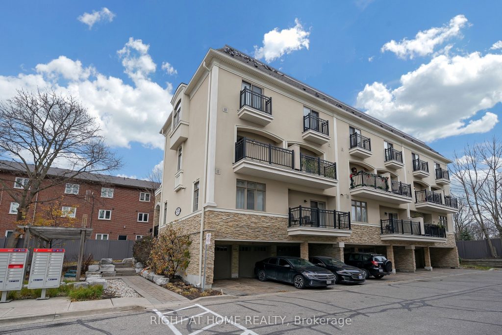 2-bedroom condo townhouse for sale in Mississauga — 18 - 3077 Cawthra Road (Photo 1)