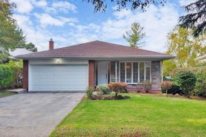 4-bedroom detached home for sale in Toronto — 18 Brenham Crescent