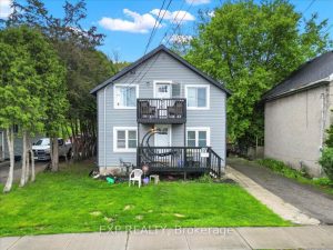 4-bedroom duplex home for sale in Brockville — 18 Delhi Street