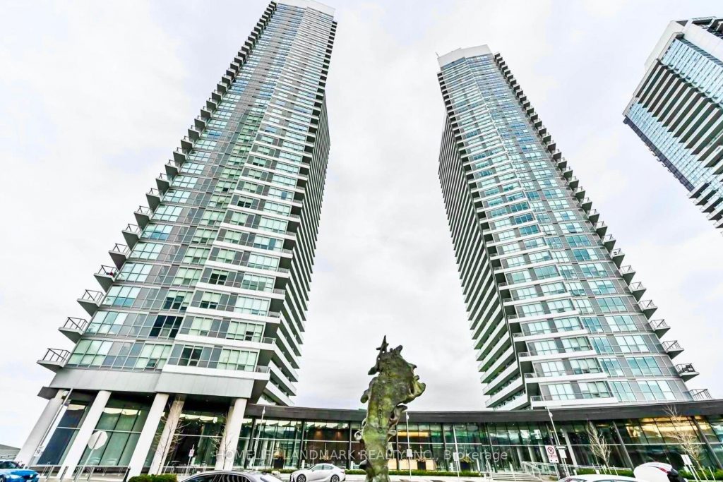 Studio condo apartment for rent in Toronto — 1801 - 117 Mcmahon Drive (Photo 1)