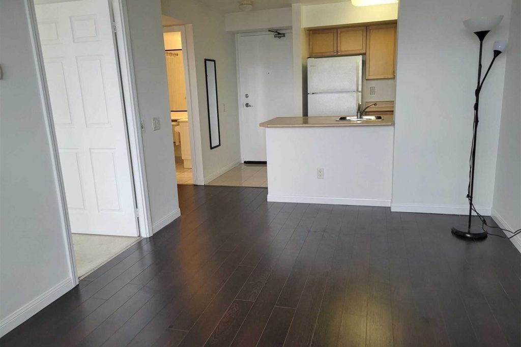 1-bedroom condo apartment for rent in Toronto — 1807 - 153 Beecroft Road (Photo 1)