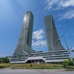2-bedroom condo apartment for rent in Toronto — 1818 - 30 Shore Breeze Drive (Photo 1)